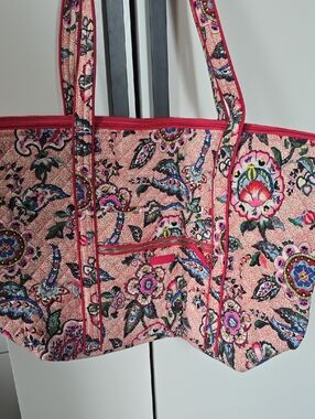 Vera Bradley Floral Pink Patterned Tote Bag